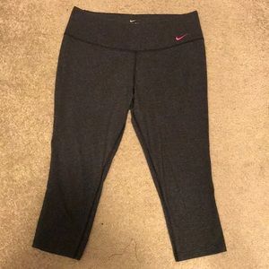 Cropped Nike Leggings